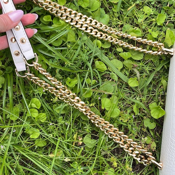 MK MICHAEL KORS Heather Large Studded Crocodile Embossed Leather Shoulder Bag - Picture 15 of 16